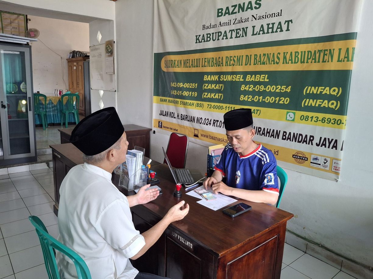 Haji Yansen Salurkan Zakat Melalui BAZNAS Lahat: Teladan Dermawan yang Menginspirasi 1 Haji Yansen Salurkan Zakat Melalui BAZNAS Lahat Teladan Dermawan yang Menginspirasi