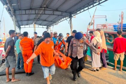 Kapal Nelayan Terbalik di Perairan Cilacap, 2 Nelayan Tewas dan 7 Diselamatkan