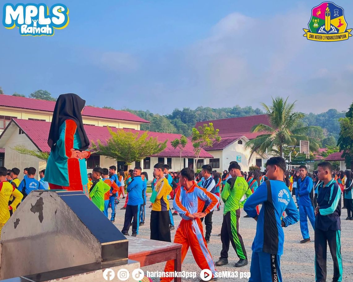 MPLS SMKN 3 Padangsidimpuan: Dari Senam Pagi hingga Pengenalan Jurusan, Ini Fokus Pembentukan Karakter di Hari Keempat 1 MPLS SMKN 3 Padangsidimpuan Dari Senam Pagi hingga Pengenalan Jurusan, Ini Fokus Pembentukan Karakter di Hari Keempat