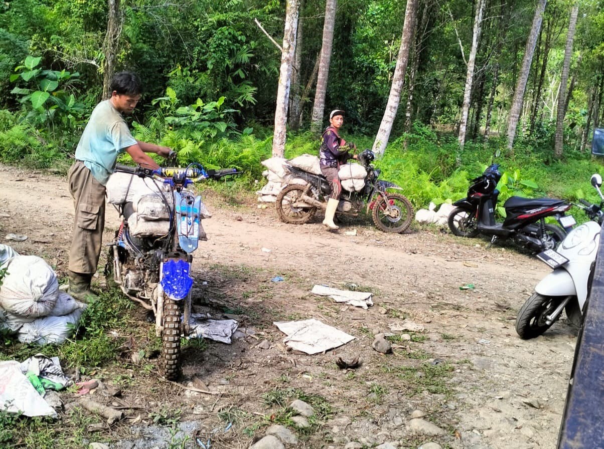 Penambangan Batu Hitam di Bolaang Mongondow Selatan Antara Harapan Hidup dan Ancaman Penutupan