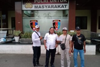 Petani Pasuruan Jadi Korban Dugaan Kekerasan Oknum Satres Narkoba: Dipaksa Akui Bandar Sabu, Uang Rp14,2 Juta Raib 5 Petani Pasuruan Jadi Korban Dugaan Kekerasan Oknum Satres Narkoba Dipaksa Akui Bandar Sabu, Uang Rp14,2 Juta Raib