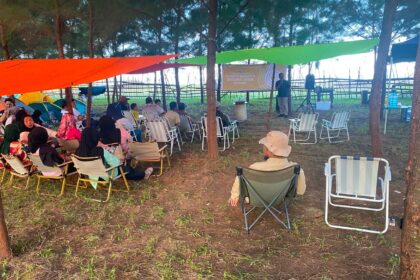 Relawan Muda Molibagu Genjot Penanaman Pinus Sambil Rayakan Ultah ke-6