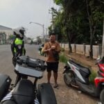 Satlantas Polres Karawang Galakkan Budaya Disiplin Berlalu Lintas di Jalan Raya Klari